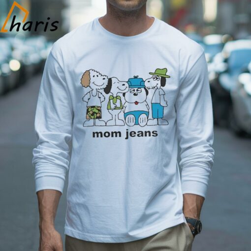 Mom Jeans Snoopy T-shirt