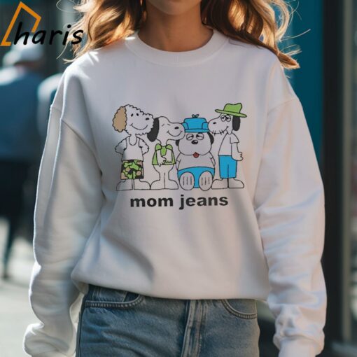 Mom Jeans Snoopy T-shirt