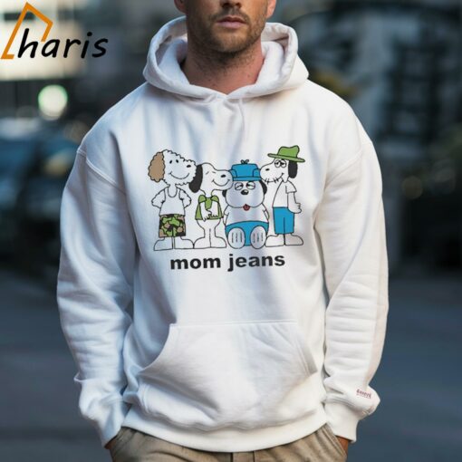 Mom Jeans Snoopy T-shirt