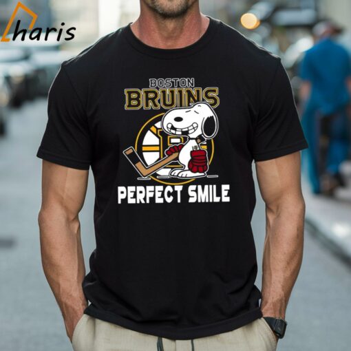 NHL Boston Bruins Snoopy Perfect Smile The Peanuts Movie Hockey T-shirt