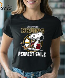 NHL Boston Bruins Snoopy Perfect Smile The Peanuts Movie Hockey T-shirt