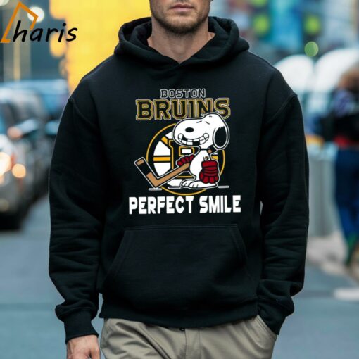 NHL Boston Bruins Snoopy Perfect Smile The Peanuts Movie Hockey T-shirt