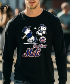 Peanuts Charlie Brown And Snoopy Playing Baseball Mets Shirt 3 Peanuts Charlie Brown And Snoopy Playing Baseball Mets Shirt 4