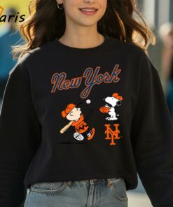 Peanuts Charlie Brown And Snoopy Playing Baseball New York Mets T shirt 3