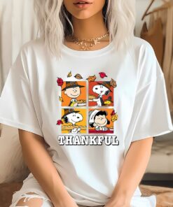 Peanuts – Fall Thanksgiving and Football Women’s T-Shirt