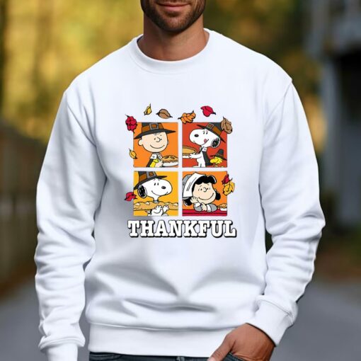 Peanuts – Fall Thanksgiving and Football Women’s T-Shirt