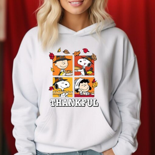 Peanuts – Fall Thanksgiving and Football Women’s T-Shirt