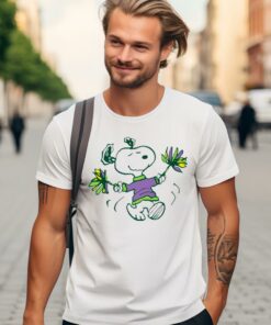 Peanuts – Snoopy Mardi Gras Cheer T-Shirt
