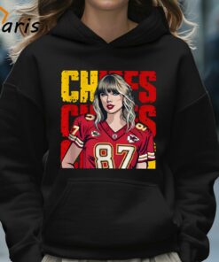 Taylor Hearts Kelce in Chiefs Shirt 5