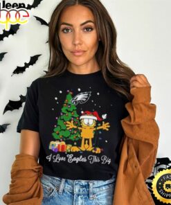 Official Philadelphia Eagles Garfield I Love Eagles This Big Christmas Tree T Shirt
