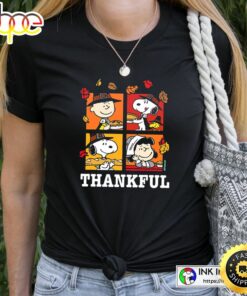 Peanuts Thanksgiving Charlie Brown &amp Snoopy Peanuts Thankful Essential T-shirt