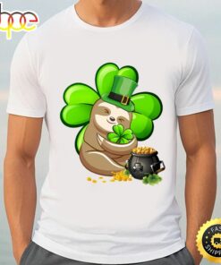 Sloth Shamrock Ireland St Patricks Day Leprechaun Dog Lover T-Shirt
