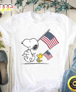 Snoopy And Woodstock Dog Running Holding American Flag Independence Day 4th July Gift T Shirt