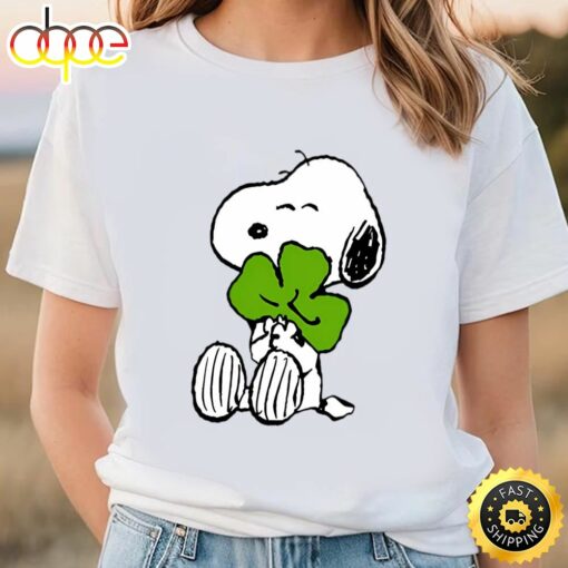 Snoopy Shamrock Hug St Patricks Day T-Shirt