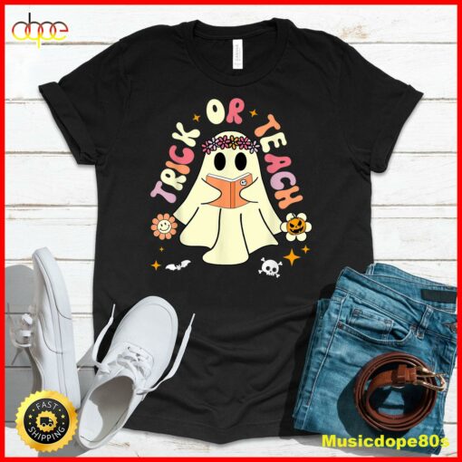 Trick or Teach Teacher Retro Vintage Groovy Ghost Halloween T-Shirt