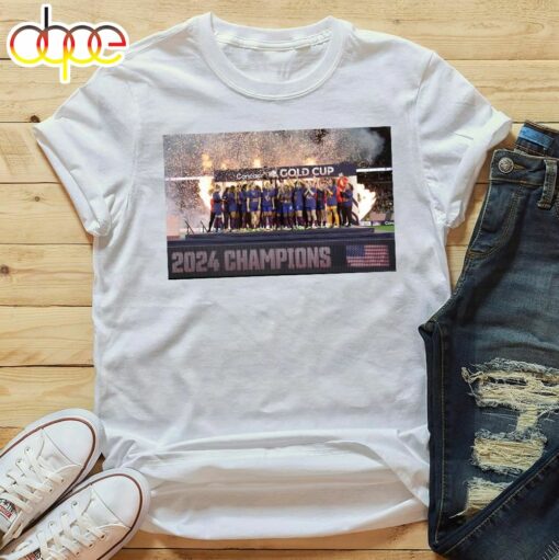 USA 2024 Concacaf W Gold Cup Champions USWNT Players Lifting Gold Cup Unisex T-shirt