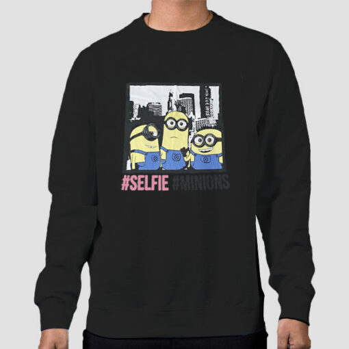 Vintage Graphic Selfie Minion Sweatshirt Cheap